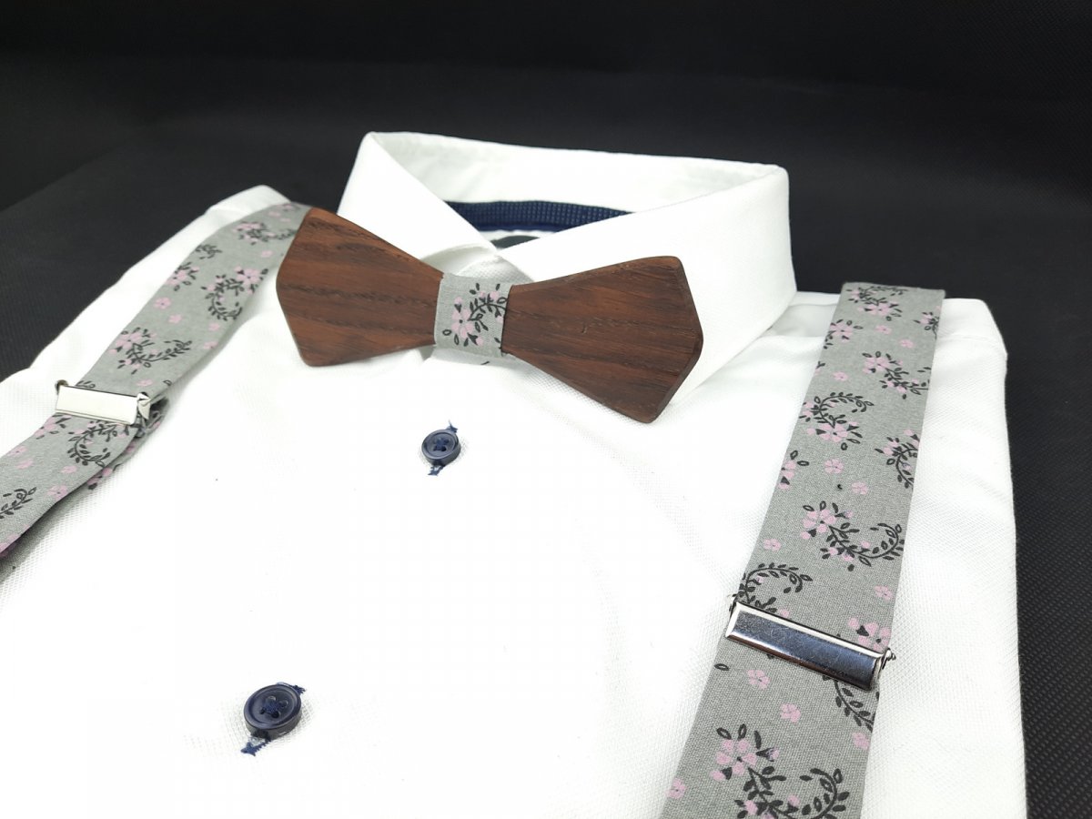 Dřevěný Motýlek a Šle Šedý Květovaný