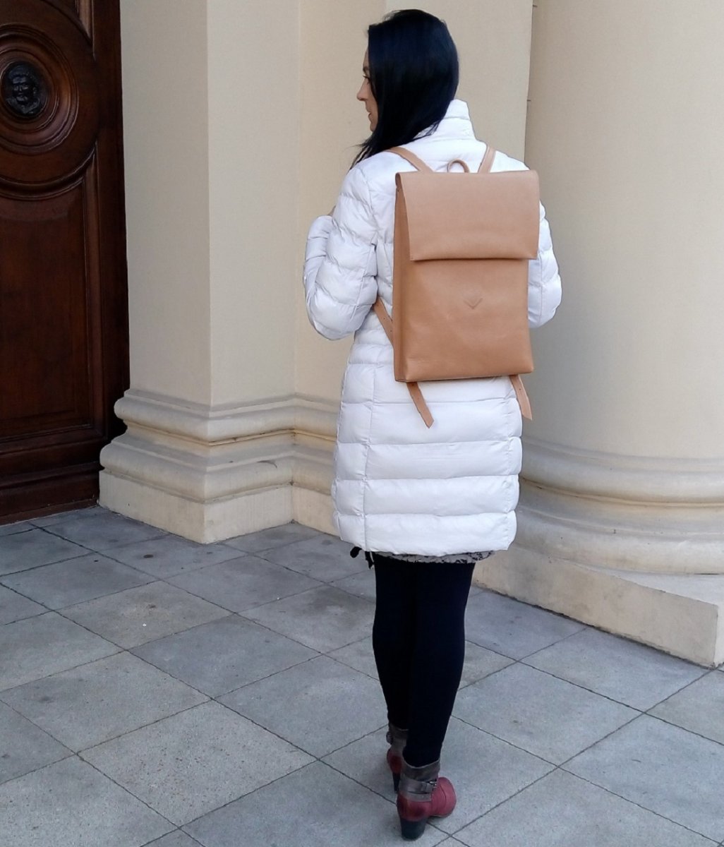 Kožený batoh P 19 - béžový