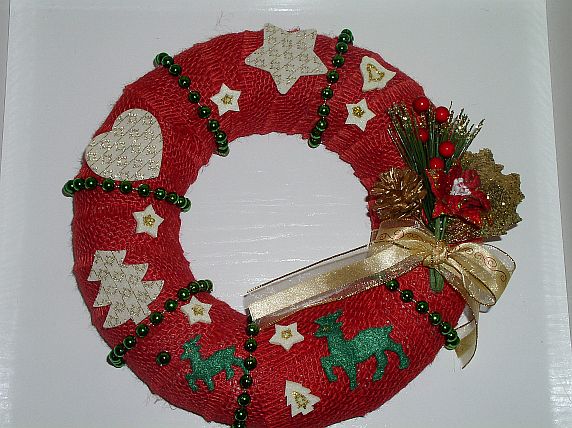 Červený vánoční věnec velký