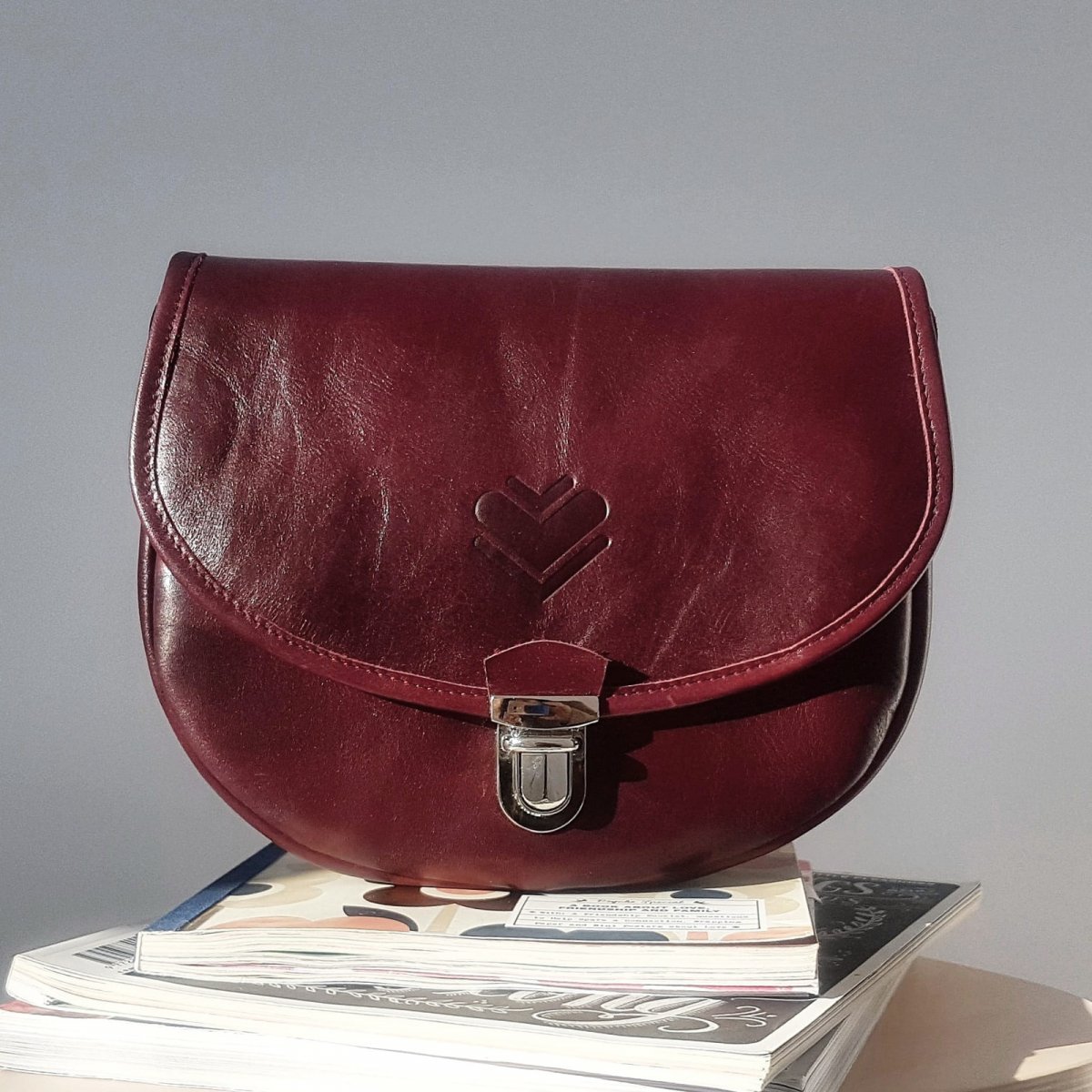 Kožená kabelka midi K 34 - vínová