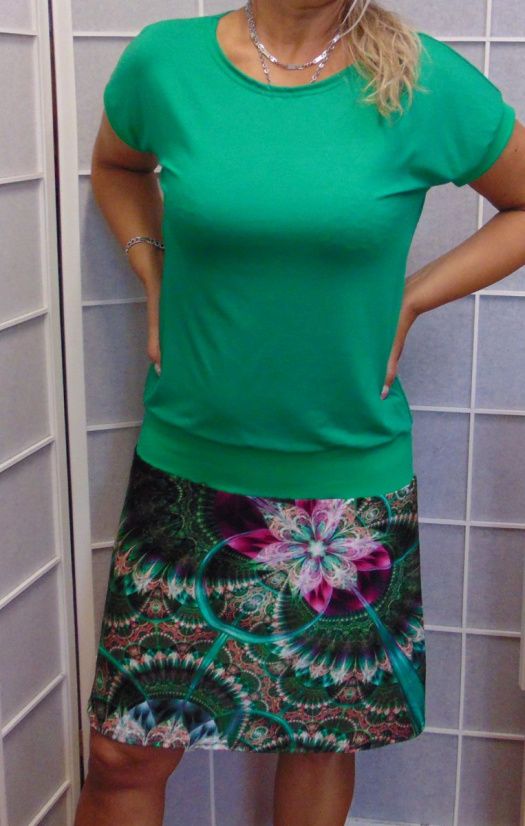 Šaty zelené s barevnou sukní S - XXXL