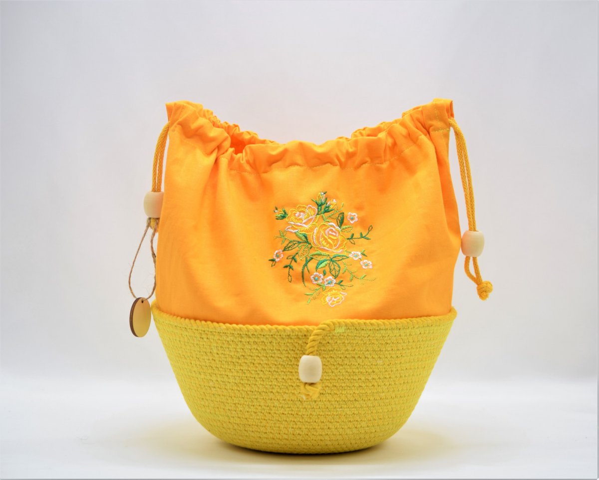 Ošatka s plátýnkem a výšivkou 1010