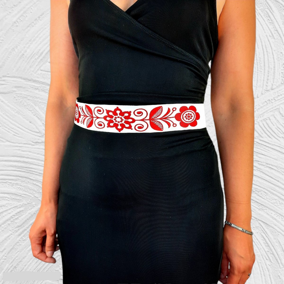 Vyšívaný Dámský Opasek Červený