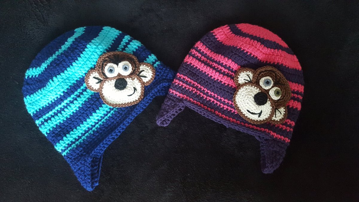 OPIČKOVÁ S KLAPKAMA NA OUŠKA PRO KLUKY I HOLČIČKY