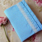 Nastavitelný obal na knihu.