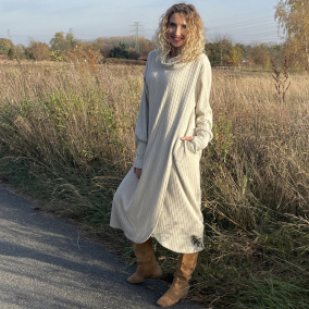 Smetanový maxirolák dlouhý plastický vzor