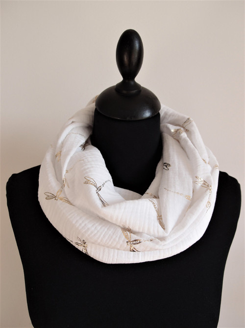 SNĚHOBÍLÁ S VÁŽKAMI - šála, tunel