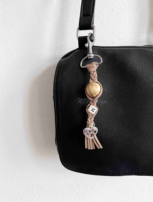 Zauzlovaný přívěsek na tašku či klíče 3