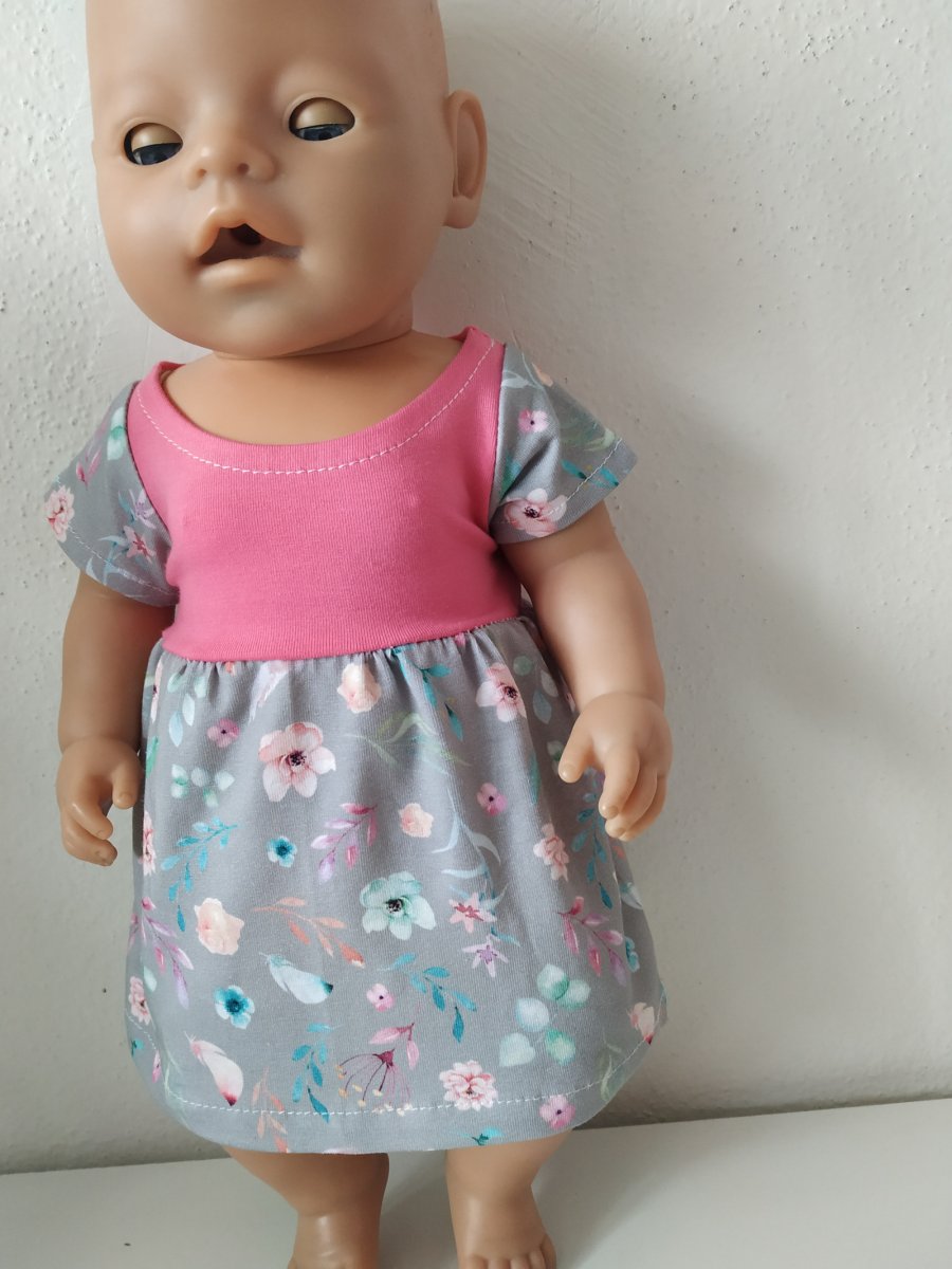 Šatičky na panenku velikosti Baby Born 43cm
