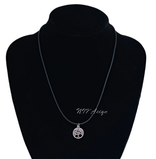 Náhrdelník se zemským motivem stromu života