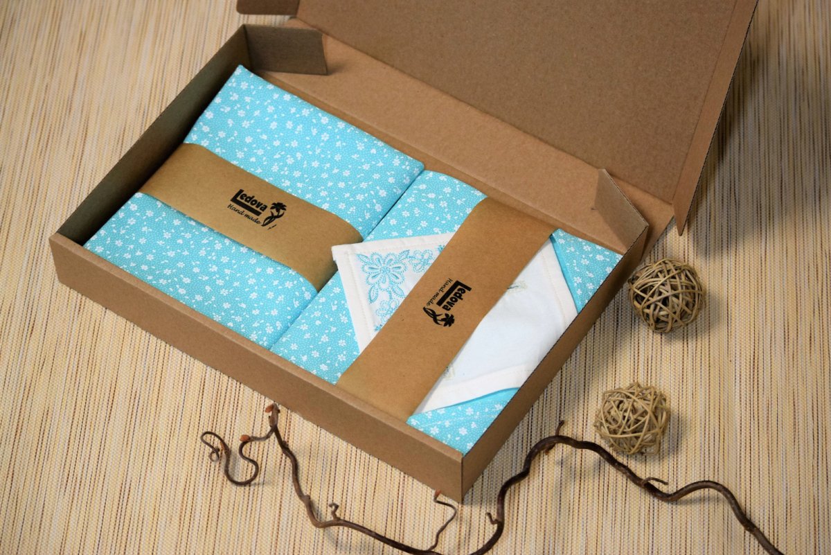  Dárková sada bavlněných utěrek s výšivkou 1207