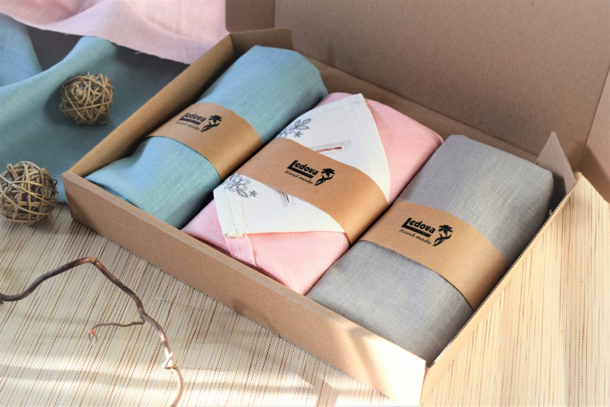 Dárková sada lněných utěrek s výšivkou 1206