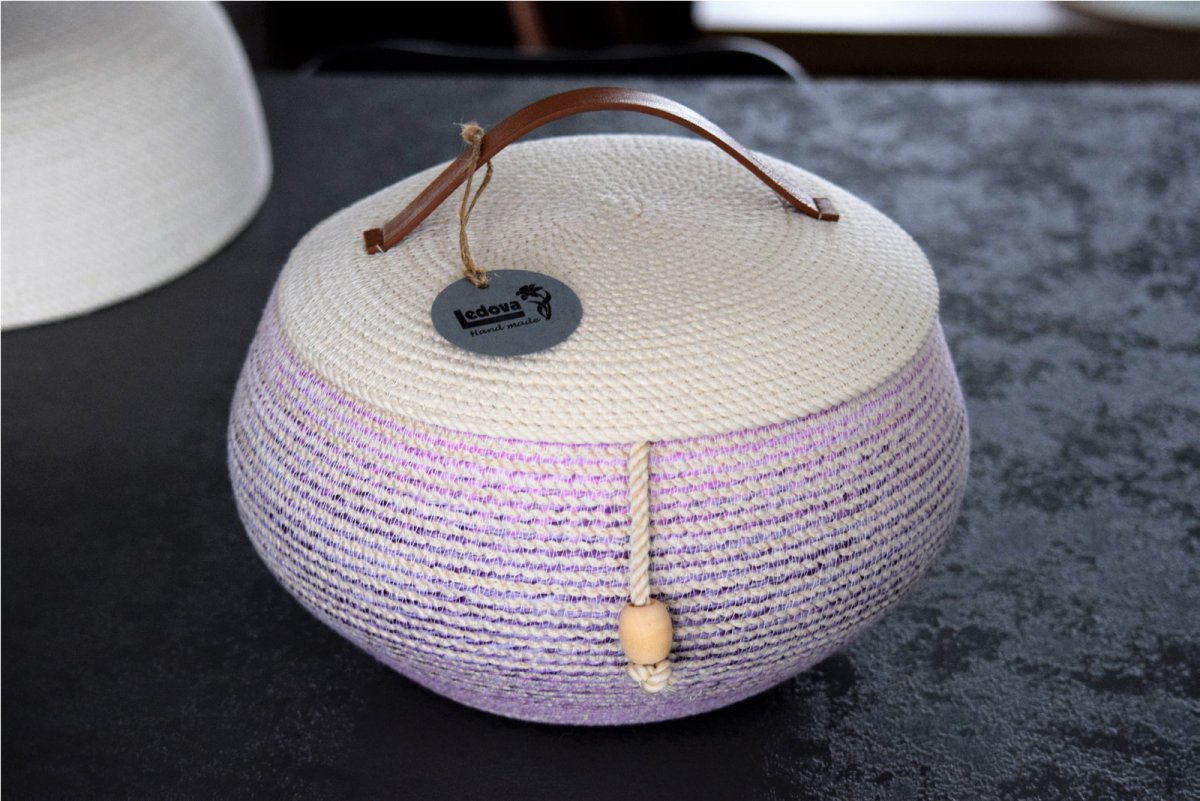 Velká buclatá mísa s poklopem 1252