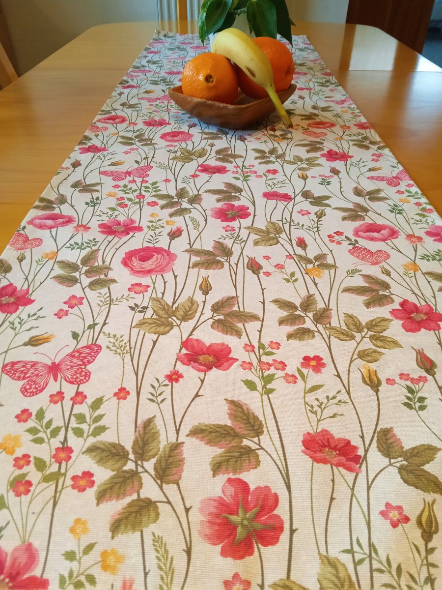  Středový ubrus - běhoun růže na béžové 