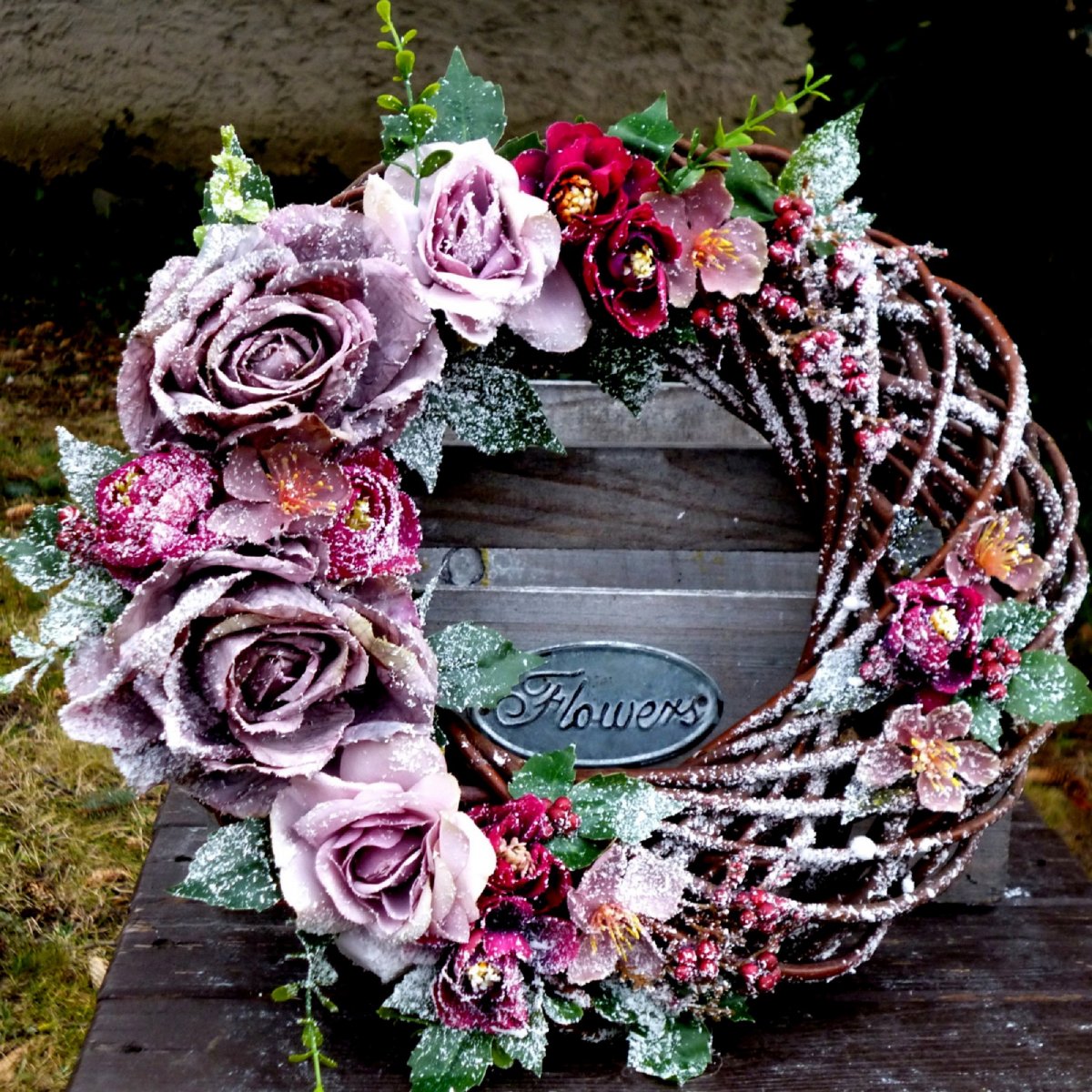 Zasněžený věnec starorůžový