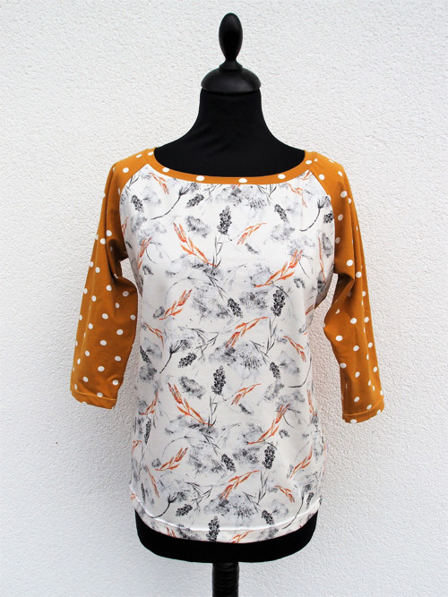 S PUNTÍKY (XXL) - dámské tričko