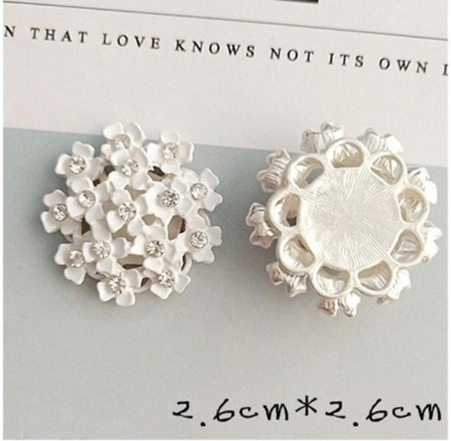 Knoflíky s perličkami a kamínky