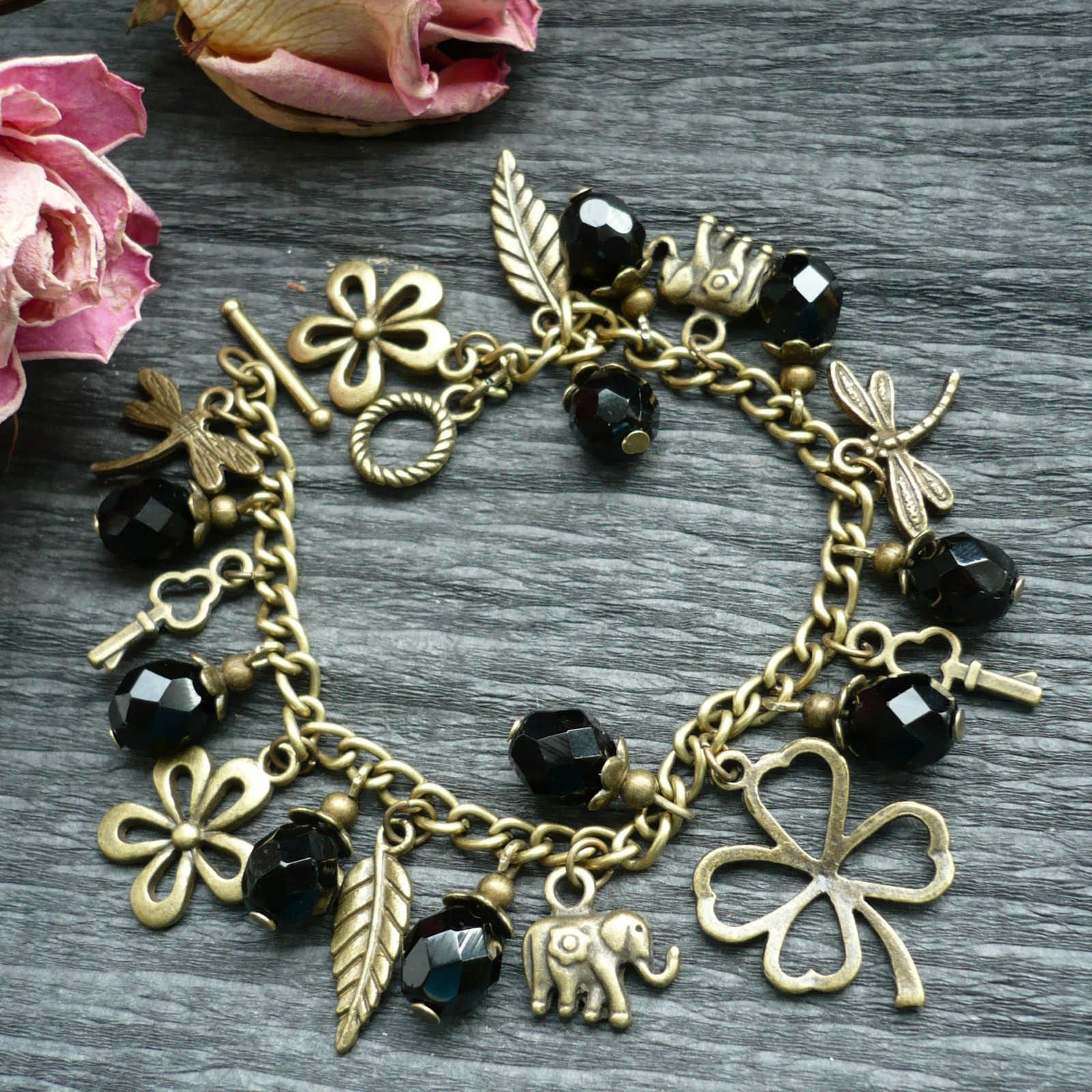 Štěstíčko s černými ohňovkami