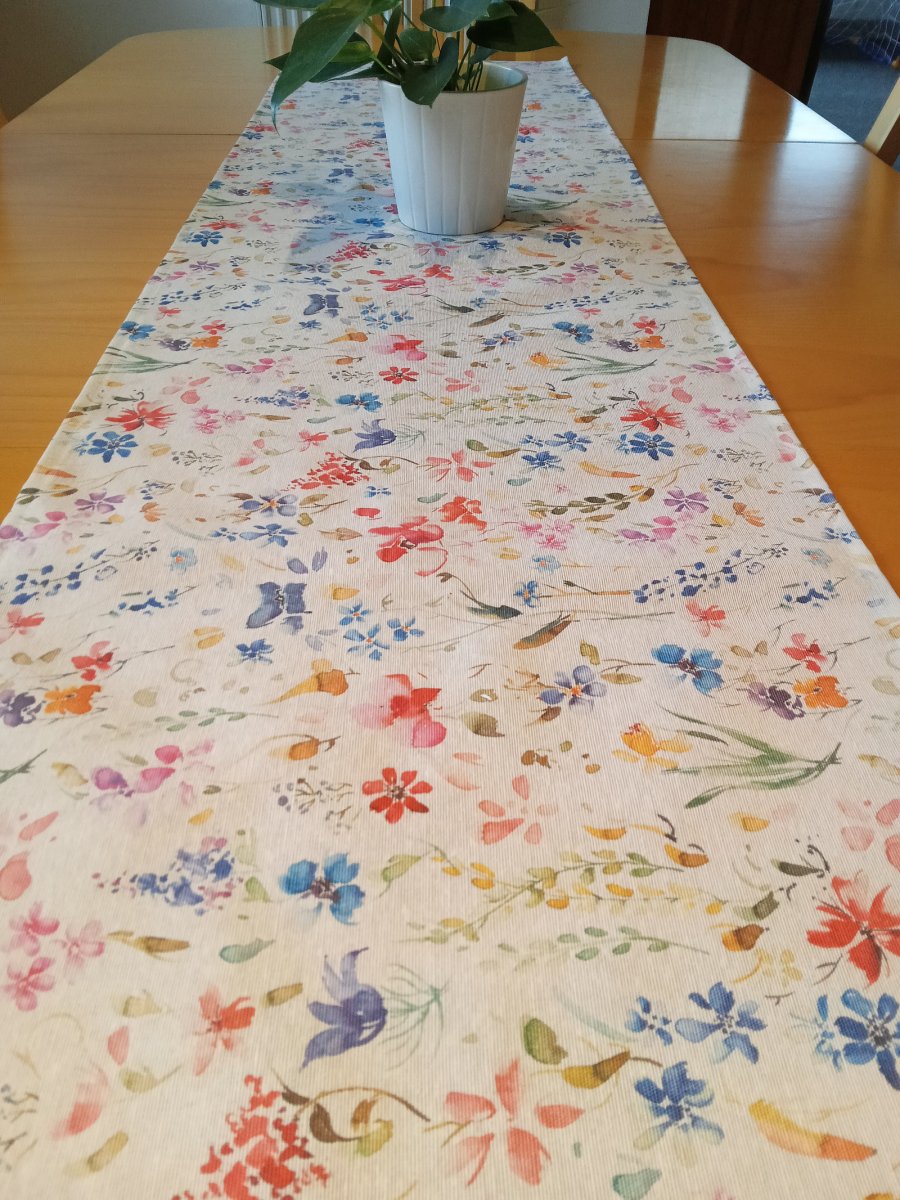 Středový ubrus - běhoun luční kvítí barevné