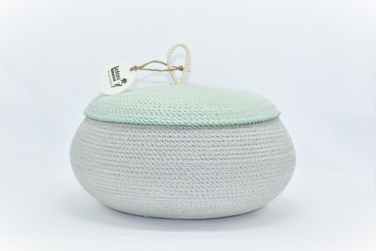 Velká buclatá mísa s poklopem 1284