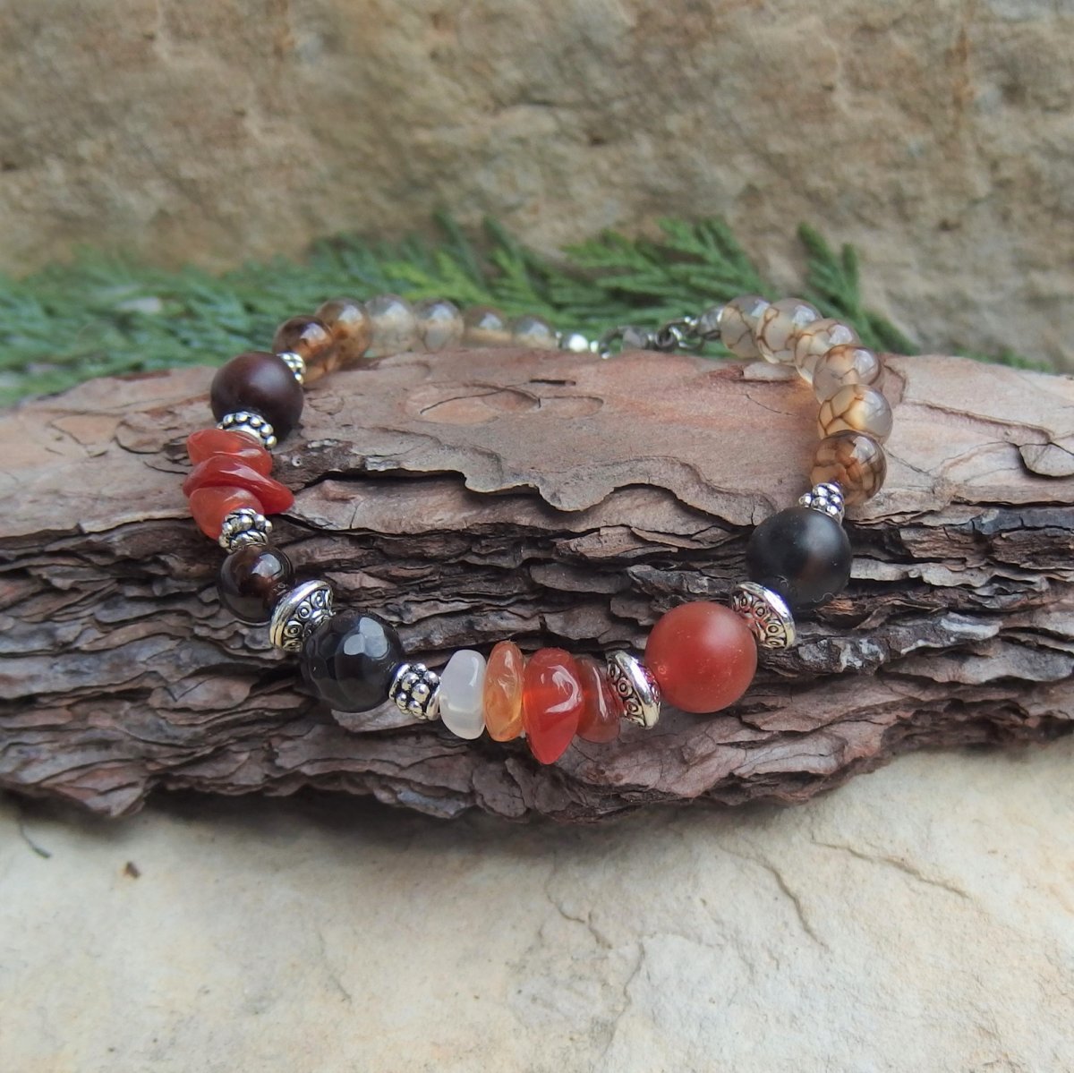 Strakatý achátový náramek