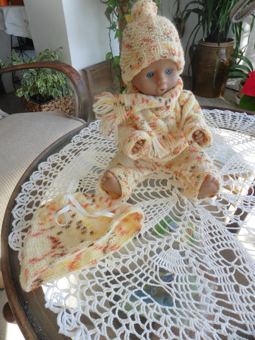 Pletená sada oblečků na panenky 