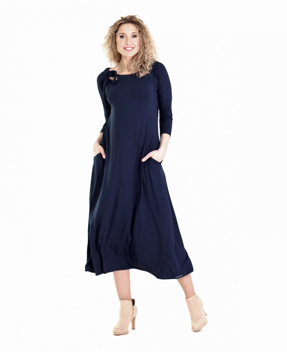 Černé zvonové šaty s vázáním dlouhé