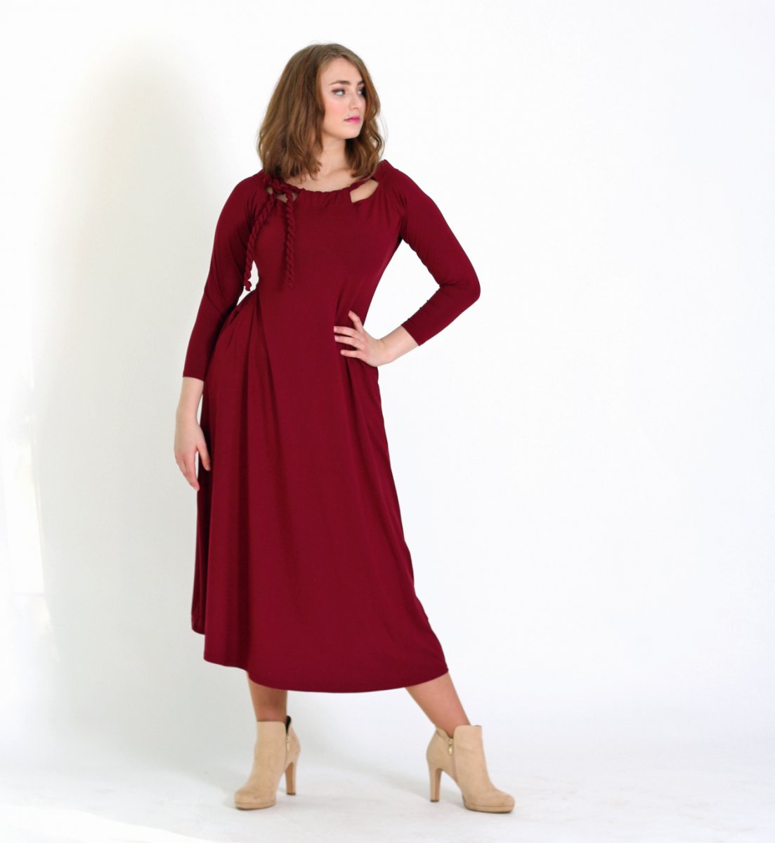 Bordó zvonové šaty s vázáním dlouhé