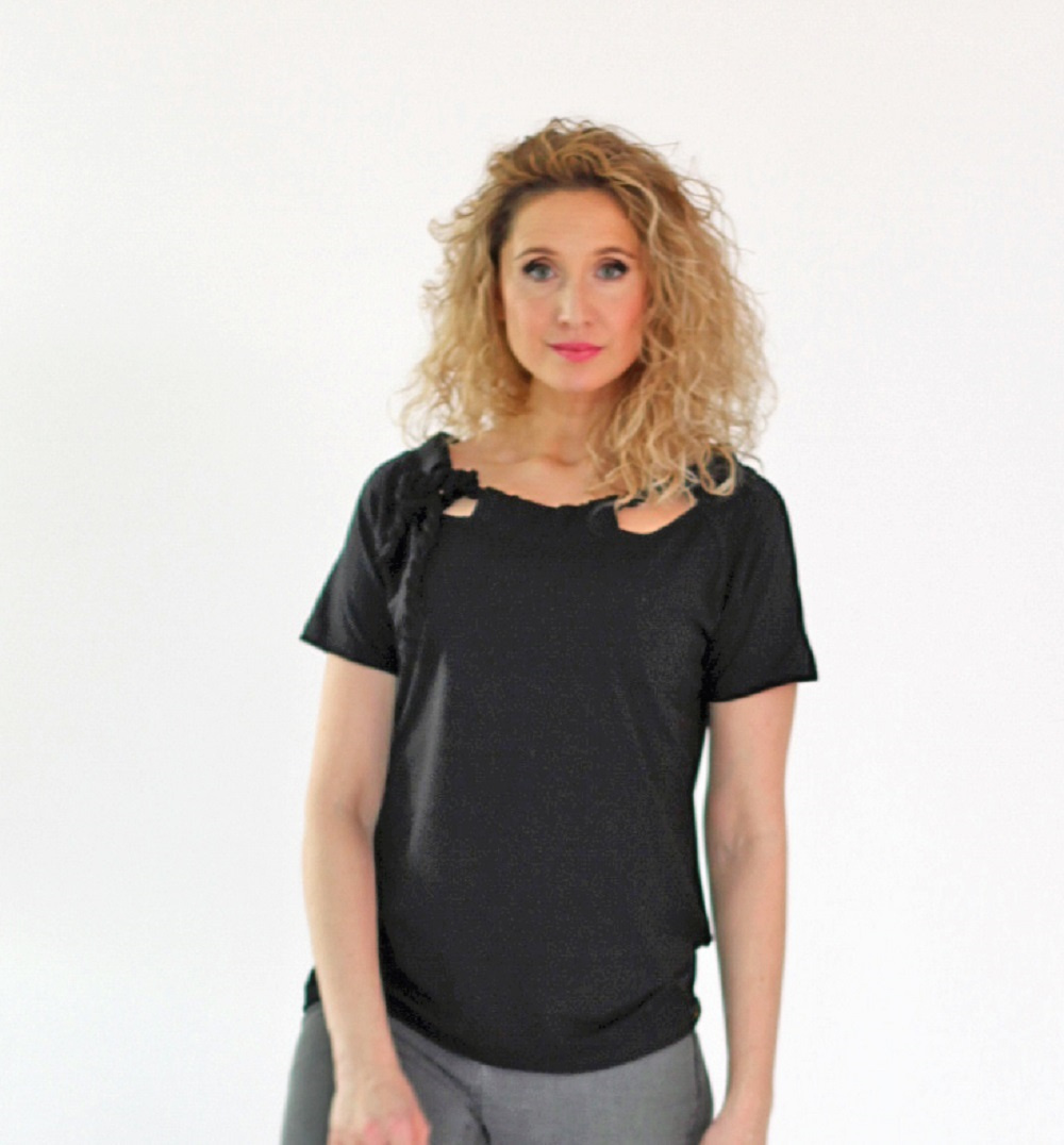 Černá halenka s vázáním krátký rukáv