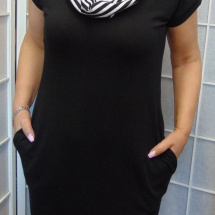 Šaty s kapsami - černé s chomoutem (bavlna)