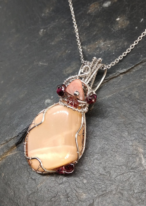 Měsíční kámen na cesty....