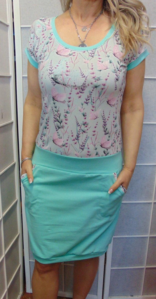 Šaty - motýlci na mentolové (bavlna)