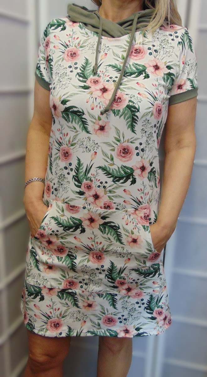 Šaty s kapucí - růže na bílé (bavlna)