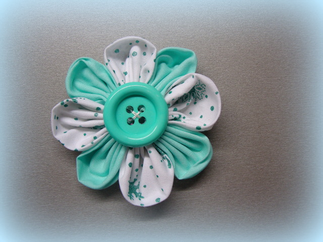 Látková kytička průměr 8-9cm