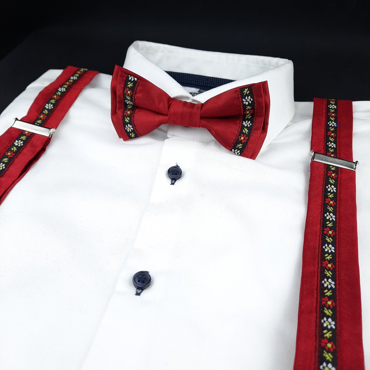 Bordový Saténový Folklorní Set Motýlek a Šle