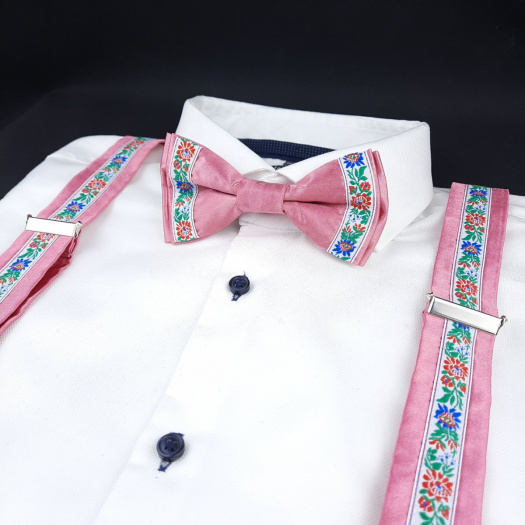 Růžový Saténový Folklorní Set Motýlek a Šle