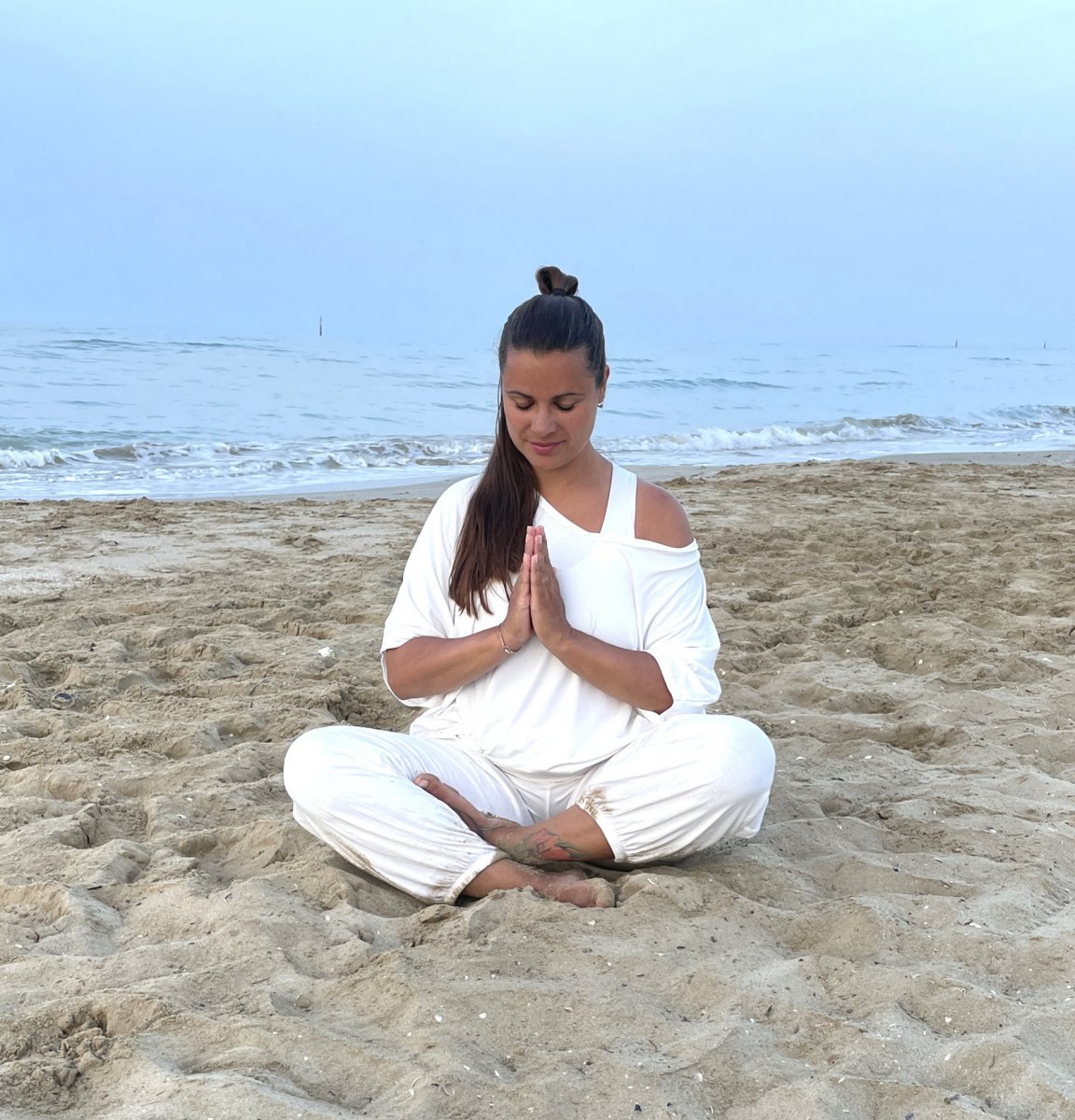 Oversize bílá netopýří tunika krátký rukáv