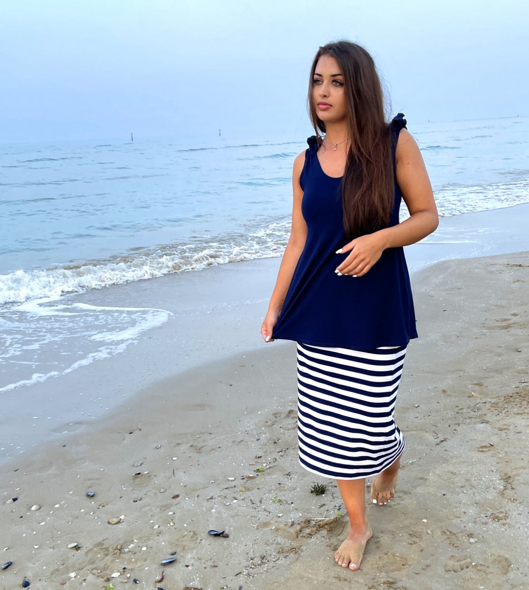 Zvonový top s vázáním na ramenou modrý