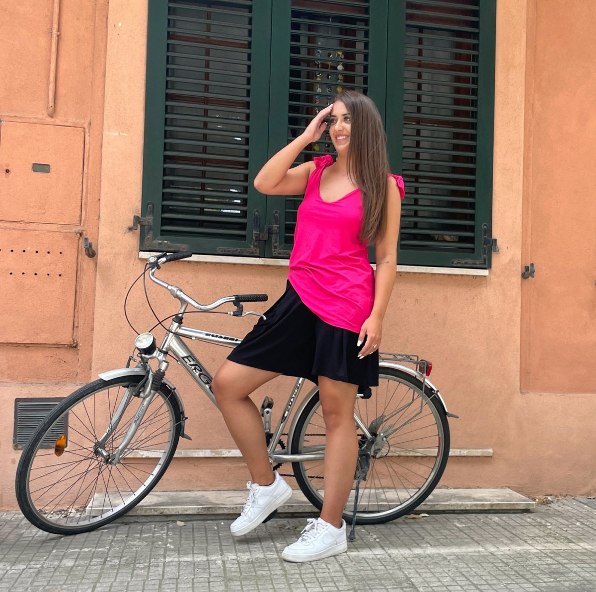 Zvonový top s vázáním na ramenou cyklámen