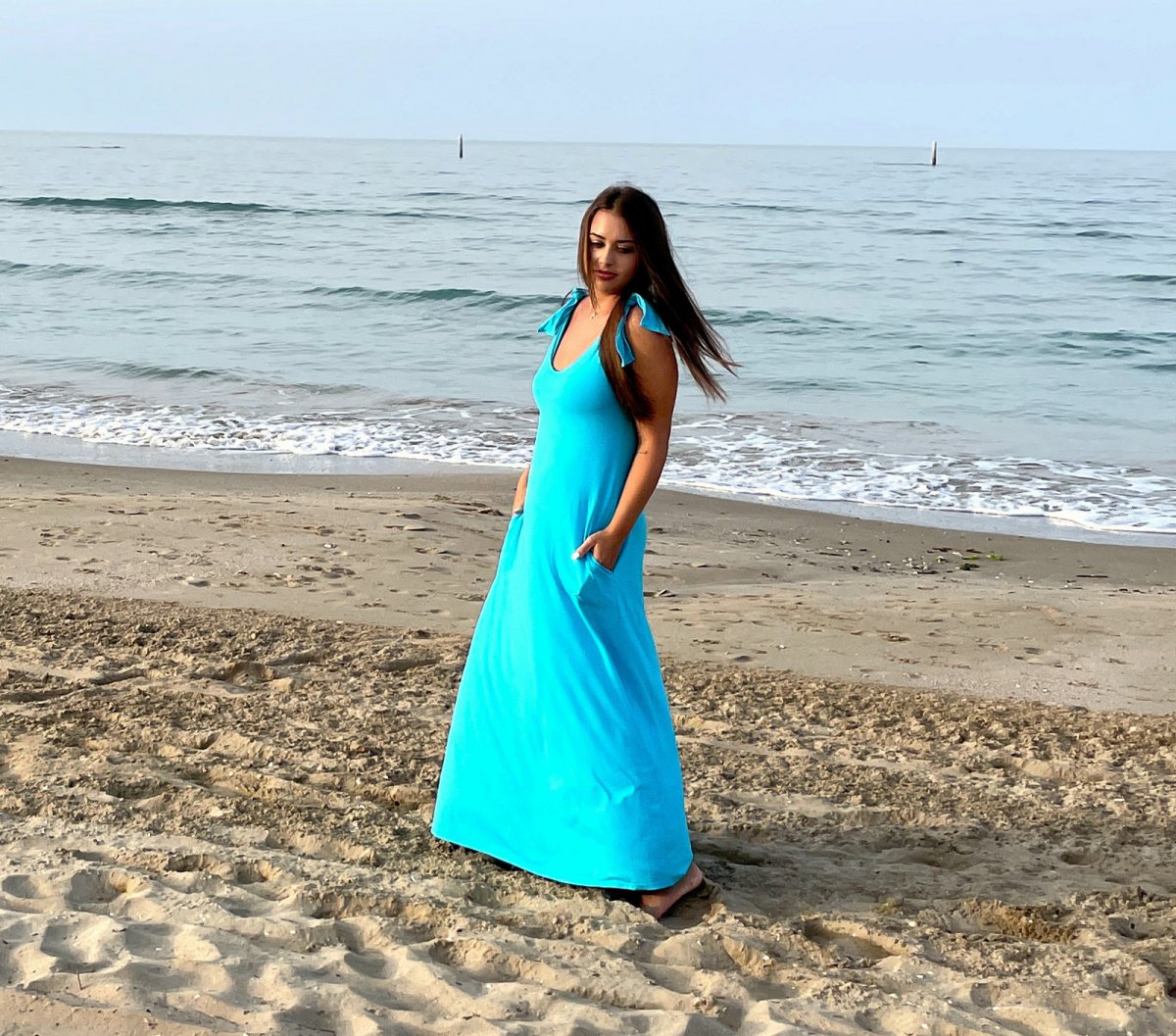 Zvonové šaty dlouhé s vázáním na ramenou tyrkysové