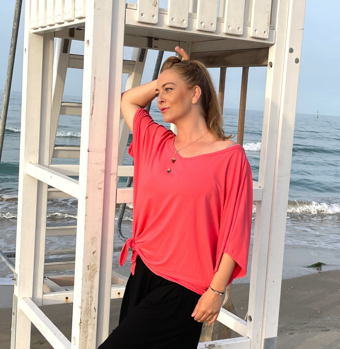 Oversize korálová netopýří tunika krátký rukáv