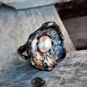 "Prsten bohyně Isis"