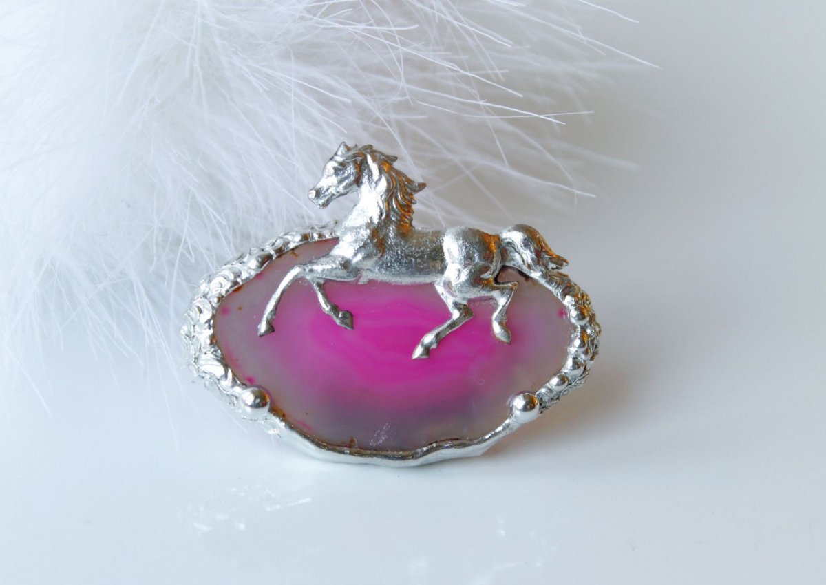 Hříva v červáncích .. ( achát )