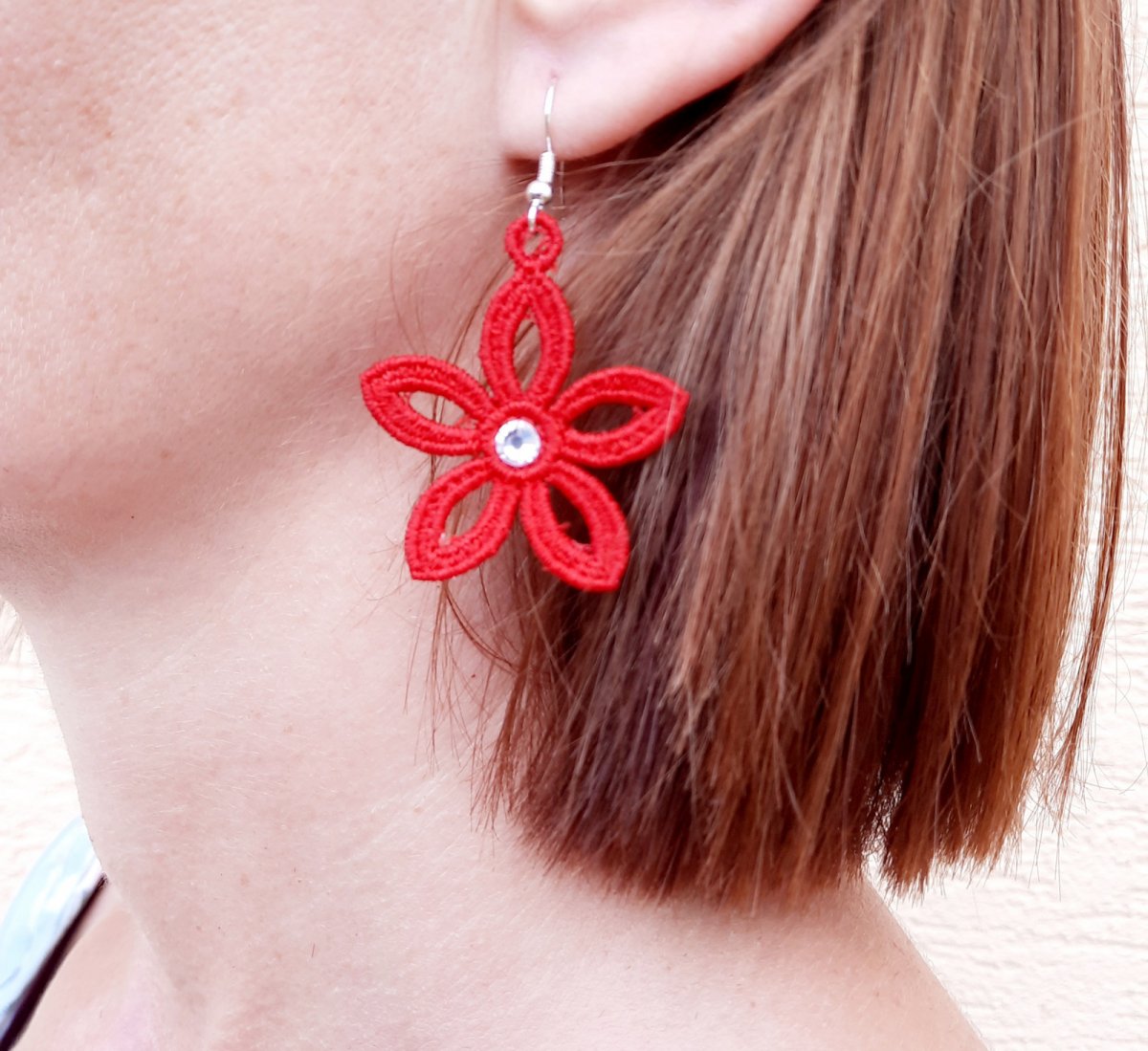 Dámske Vyšívané Krajkové Náušnice Dara Červené