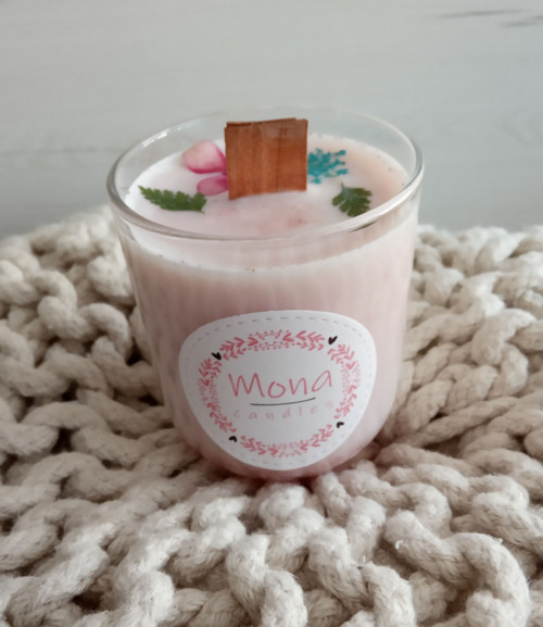 Růžová květinka větší