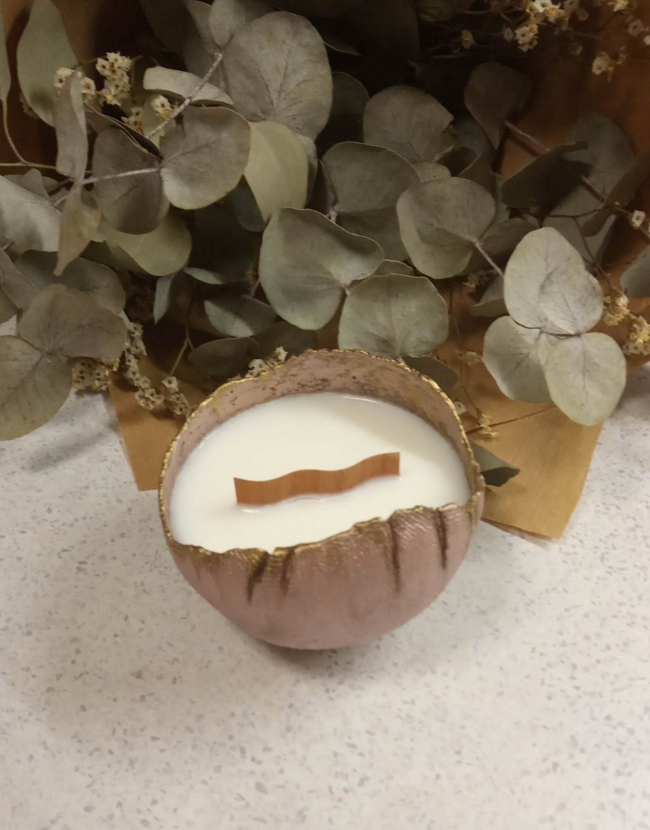 Betonová růžovo-zlatá