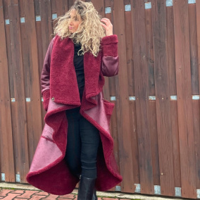 Vínový dlouhý kabát