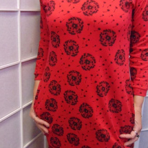 Šaty s kapsami - pampelišky na červené S - XXXL