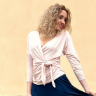 Zavazovací tunika s rukávem pudrová