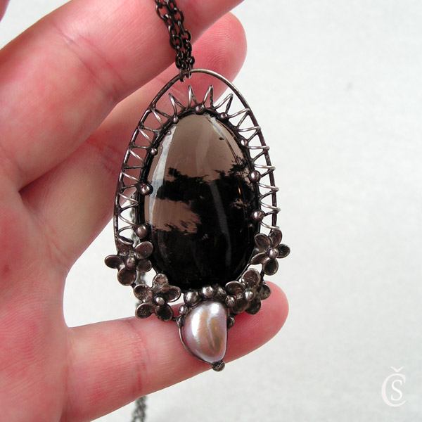 Za závojem - Obsidián, perla